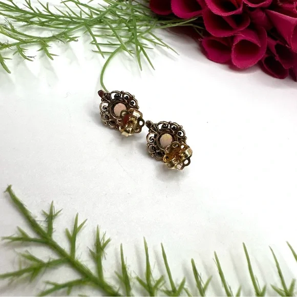 VINTAGE⚜️Rare 14K Gold Opal Lace Stud Earrings - Picture 12 of 13